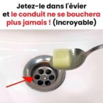 🛏️ Pourquoi les hôtels mettent-ils toujours un drap au pied du lit ?